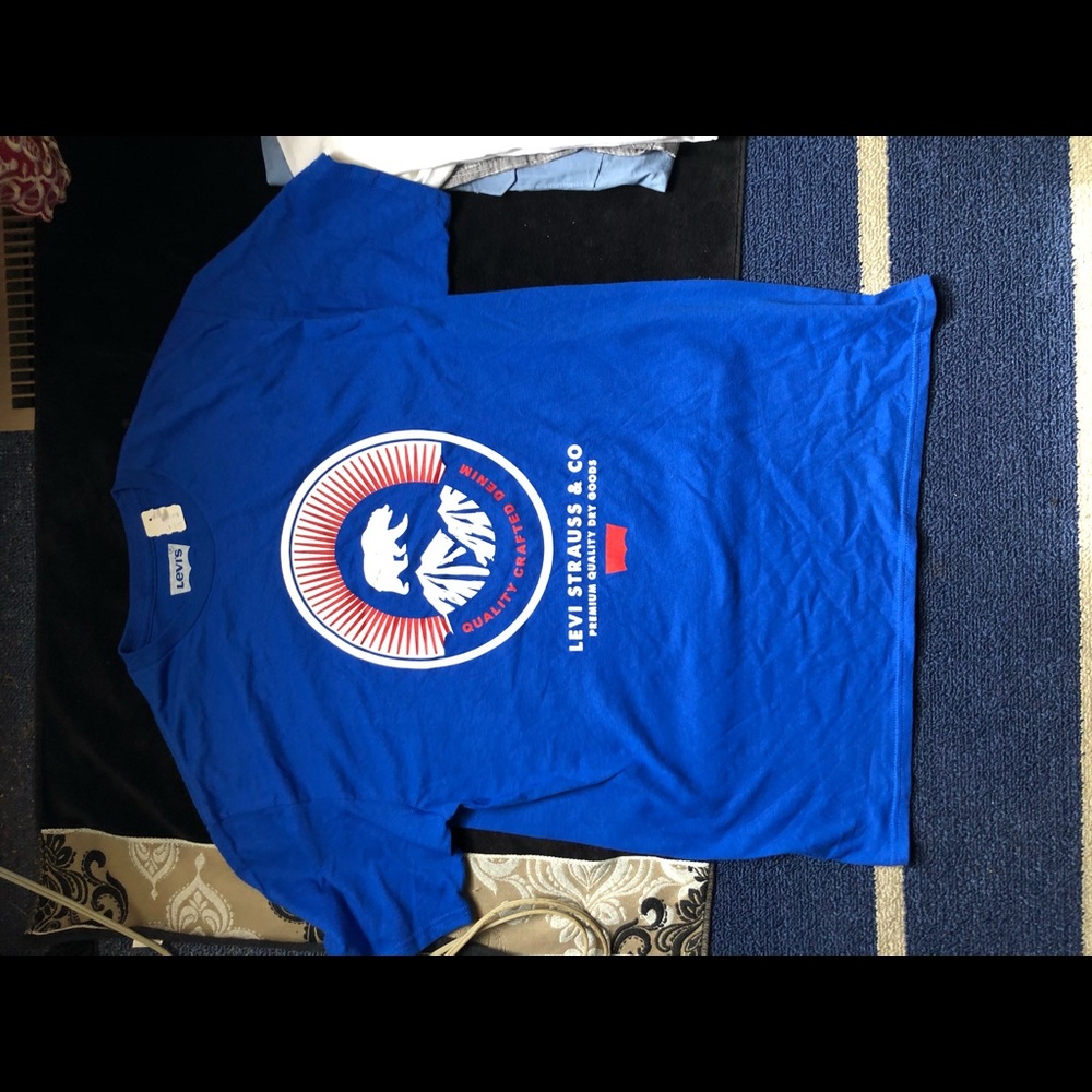 Levi t shirt